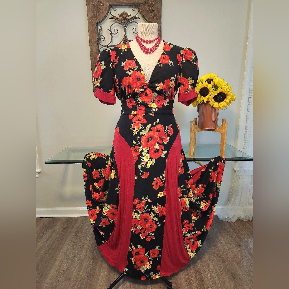 Beautiful, Unbranded Art Deco, Vintage-looking, Floral Maxi Evening Gown